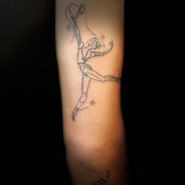 tatouage femme qui danse